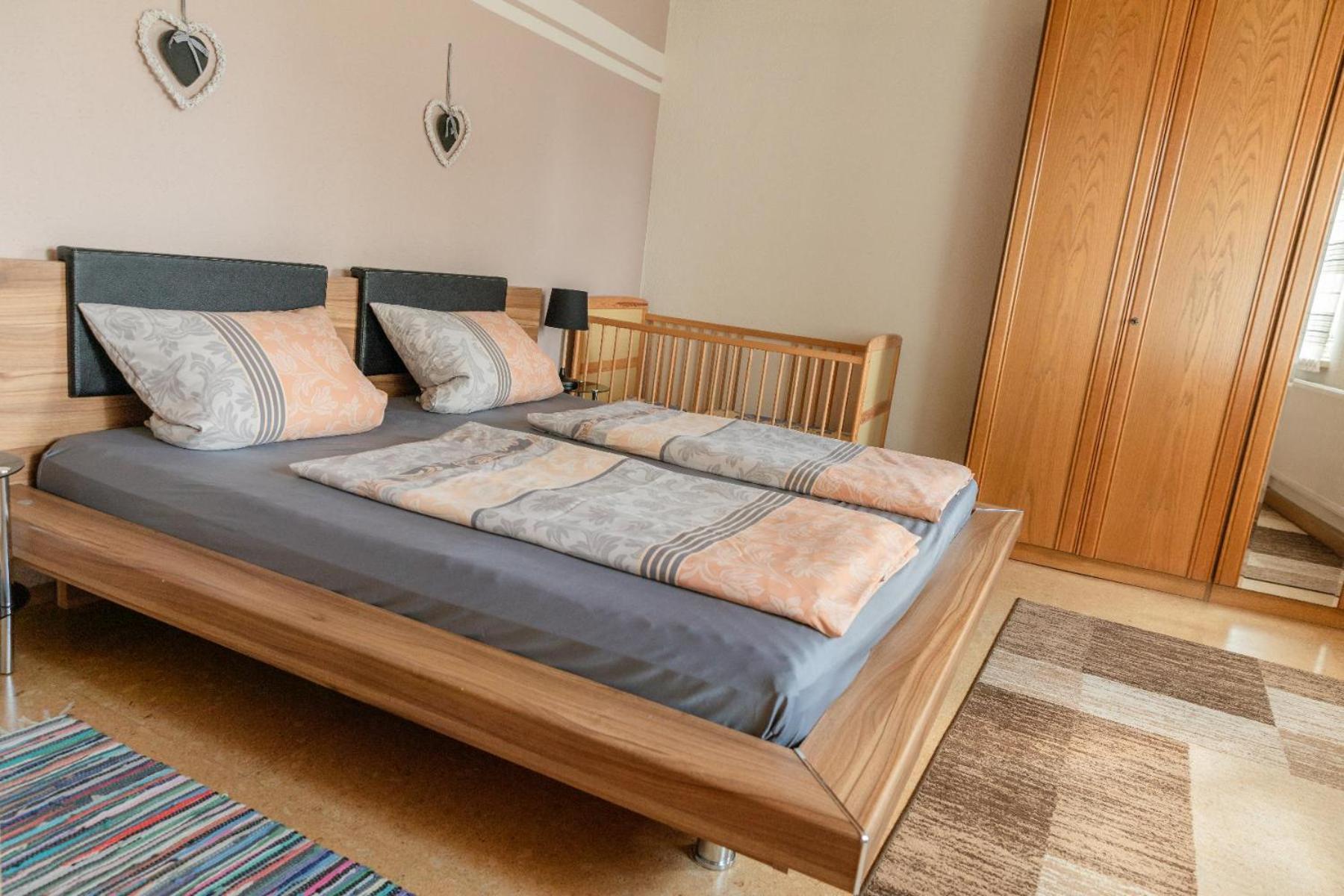 Gaestehaus Meier Ferienwohnung Und Camping Eschlkam Eksteriør bilde